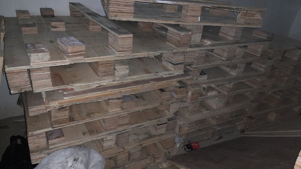 Padon sotiladi qalin fanerli