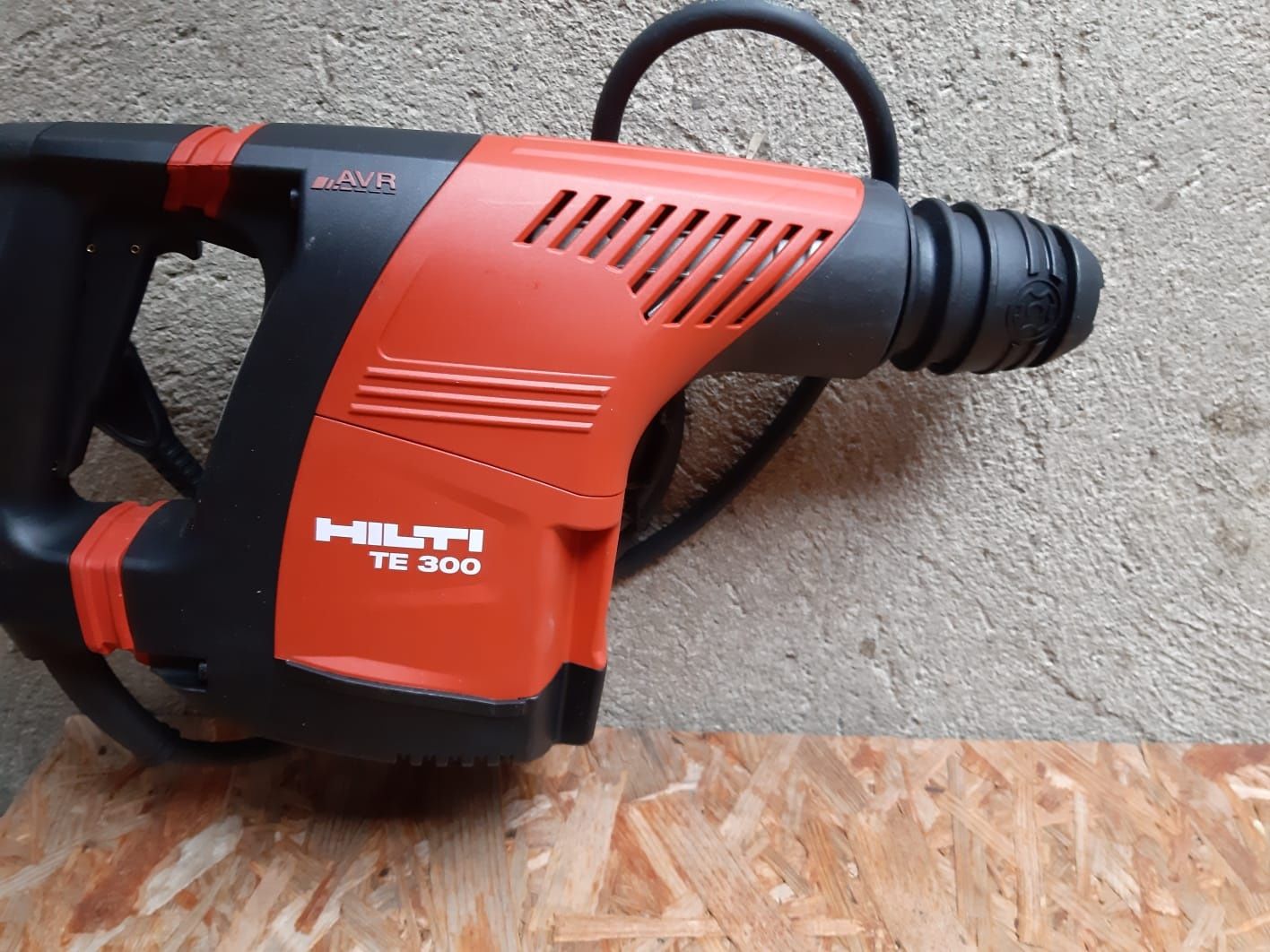 Hilti Te 300 demolator nou