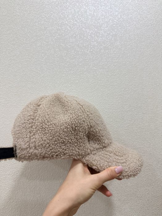 Теплая кепка женская в идеальном состоянии