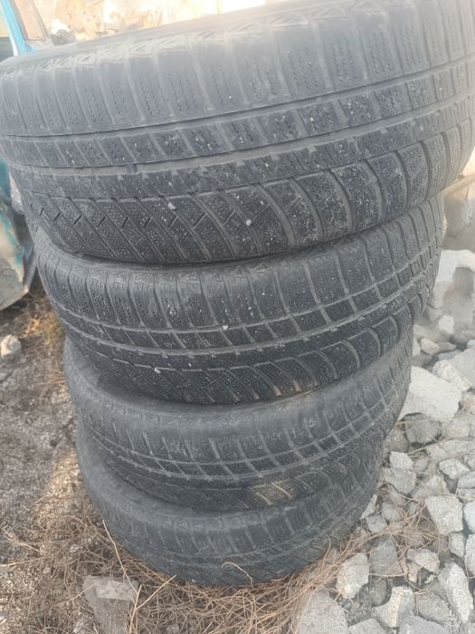 Продам комплект зимней резины