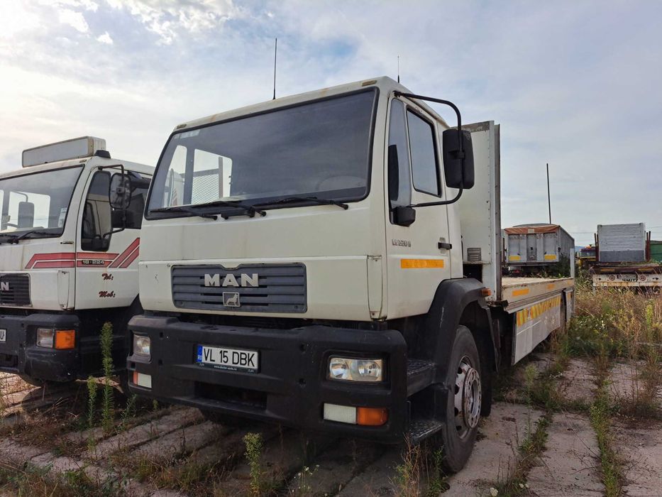 Camion 18T MAN LE220B cu platforma