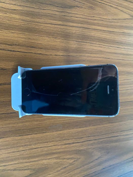 iPhone 5S 16gb sticla sparta fara iCloud!