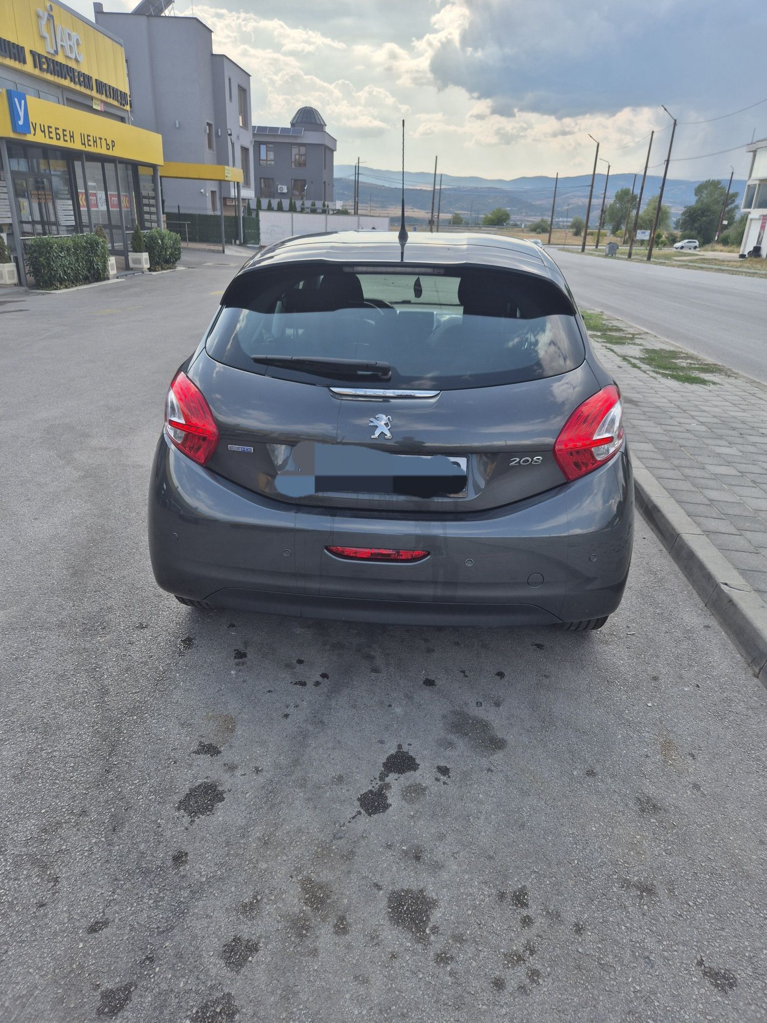 Peugeot 208 2015