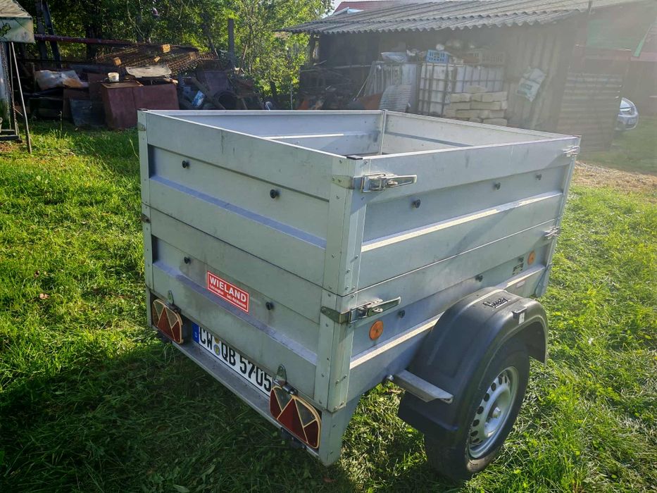 Vand remorca 650 kg in stare perfecta