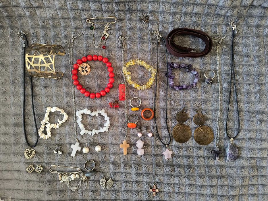 Margele, inele, coliere, cercei, pandantive, bratari