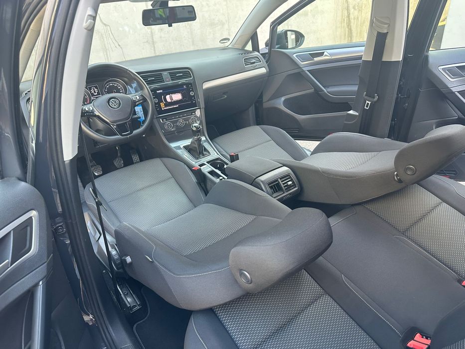 Golf 2020 1.6tdi distronic Navi Jante 17 vw Bluetooth