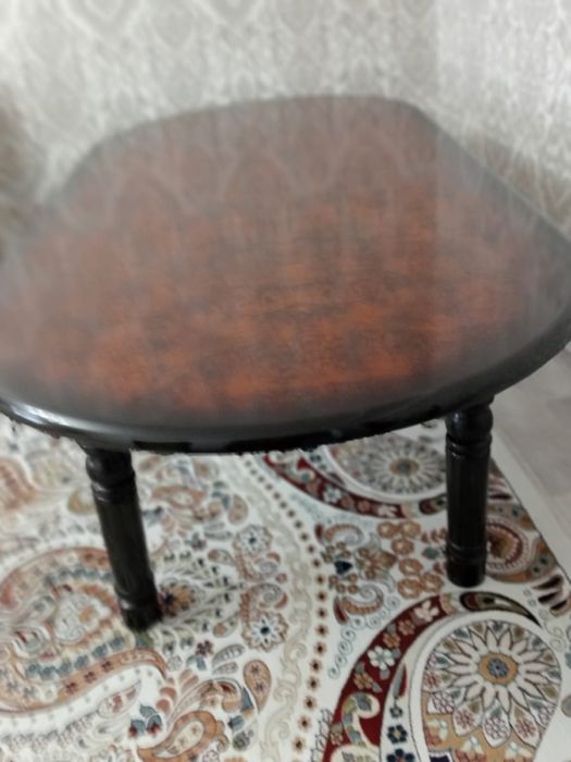 Гостинний стол