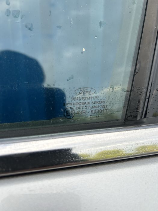 Geam ușă dreapta spate Ford Mondeo MK 5 break