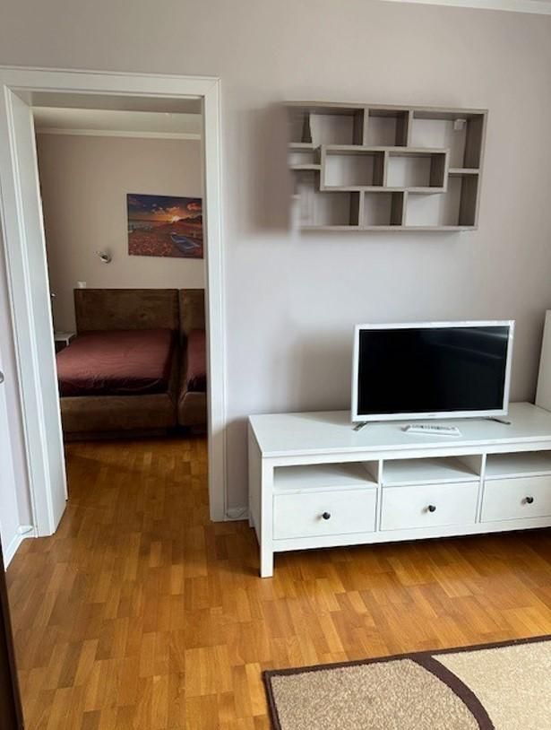 Дава се под наем Двустаен апартамент в София, Център - 55 кв.м за 650 € - Снимка #2