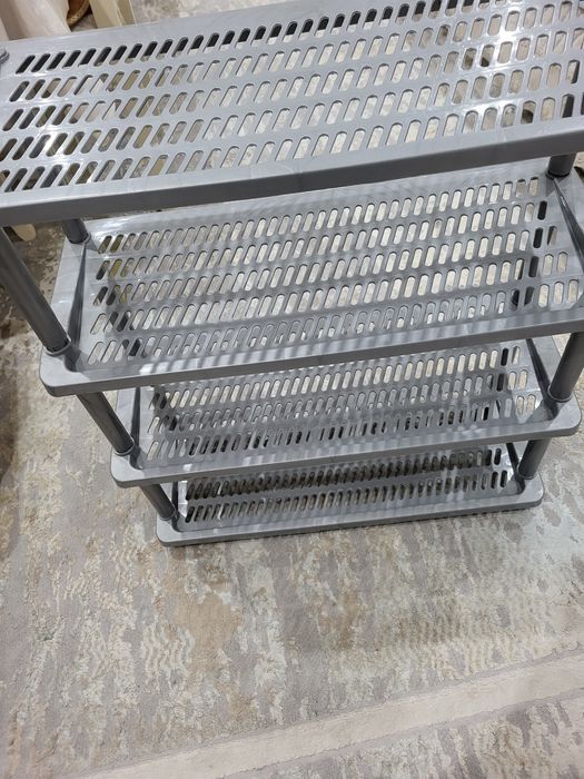 Продается подставка для обуви в отличном хорошеем состоянии.