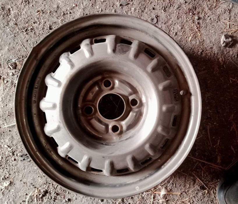 Продам диски штампованные