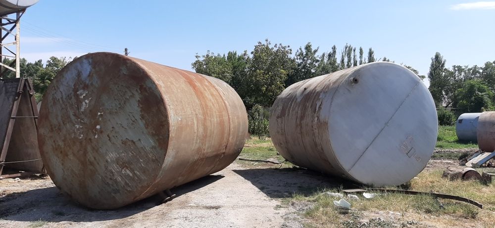 Ёмкость Цистерна Бочка бор 25тонали состоянияси яхши  4м инига 2.80