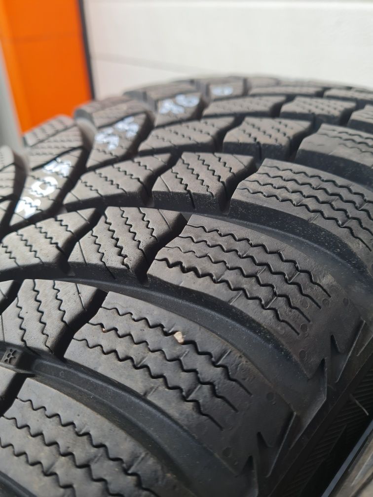 Зимни гуми 4 броя BRIDGESTONE Blizzak LM001 205 55 R16 дот 0818