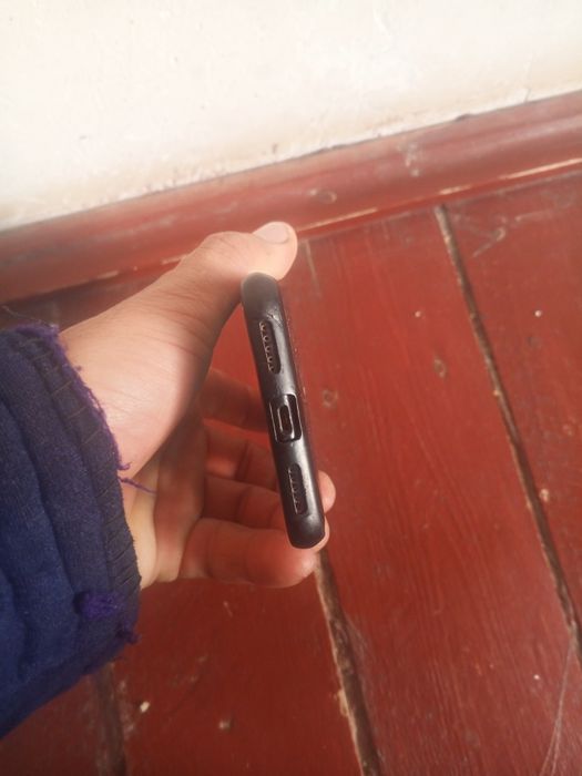 Redmi 5 sotiladi yoki Velikga Barter qilamiz beriladi