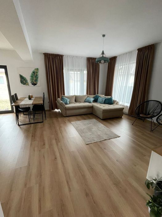Casa de Vanzare Single