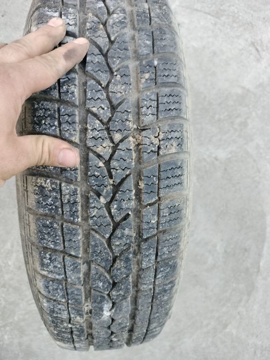 De vânzare 4 cauciucuri cu jantă 150 bucata