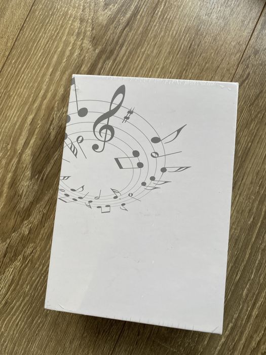 Amplificator urechea stanga