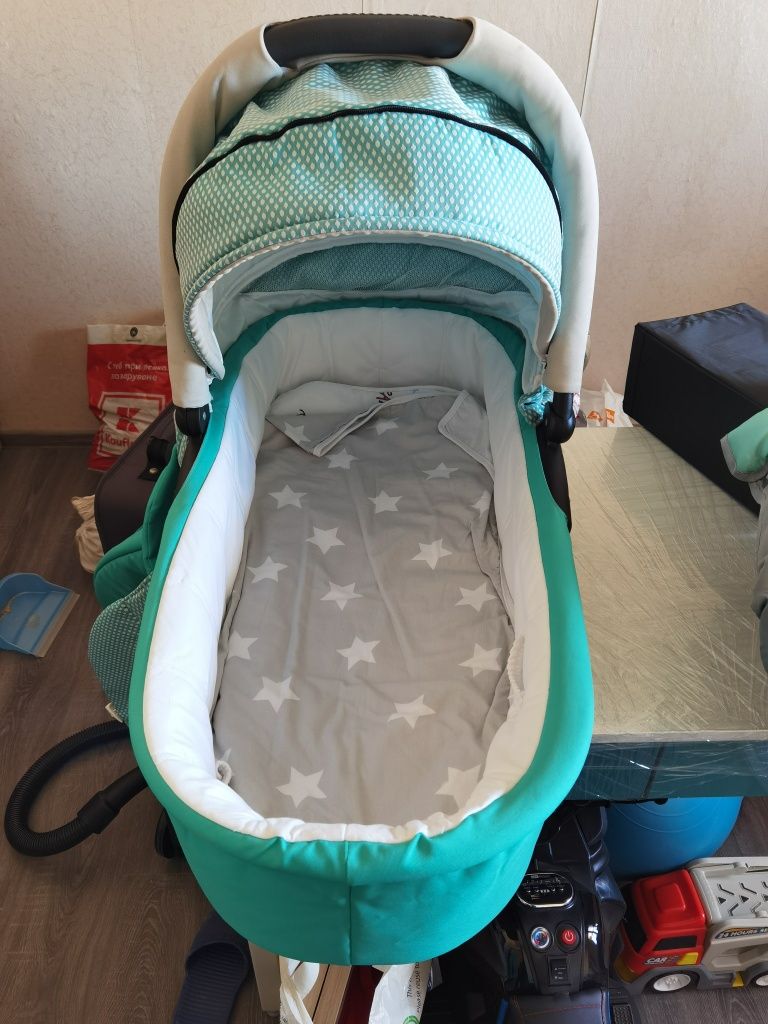 Продавам бебешка количка