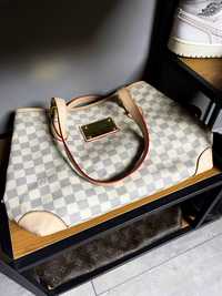 Дамска чанта Louis Vuitton Hamsteed Tote Bag