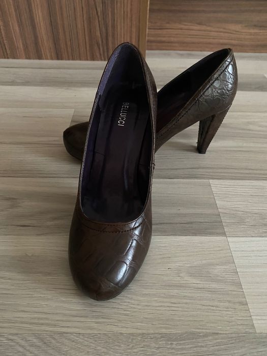 Обувки с ток 39 номер