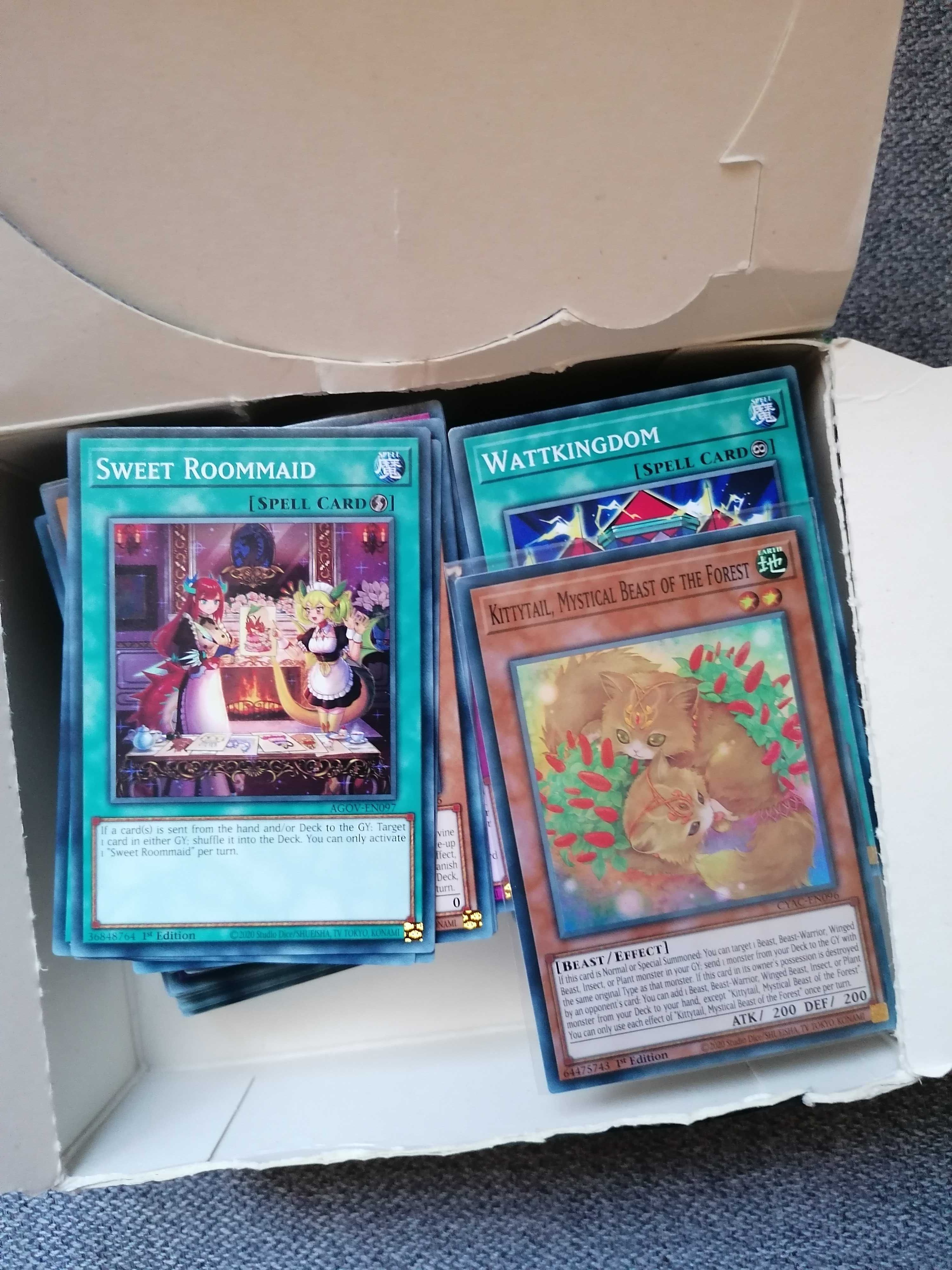 Vand lot carti cartonase Yu-gi-oh! editii diferite