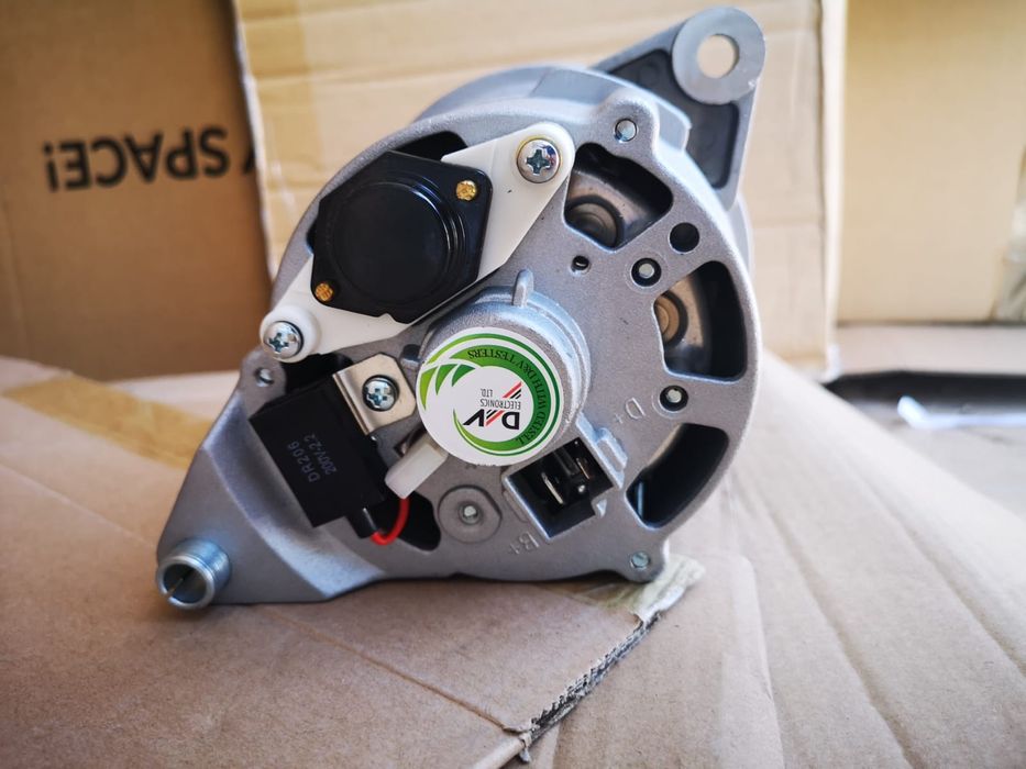 Alternator tractor utilaje agricole 12 v cu releu incorporat preț 650