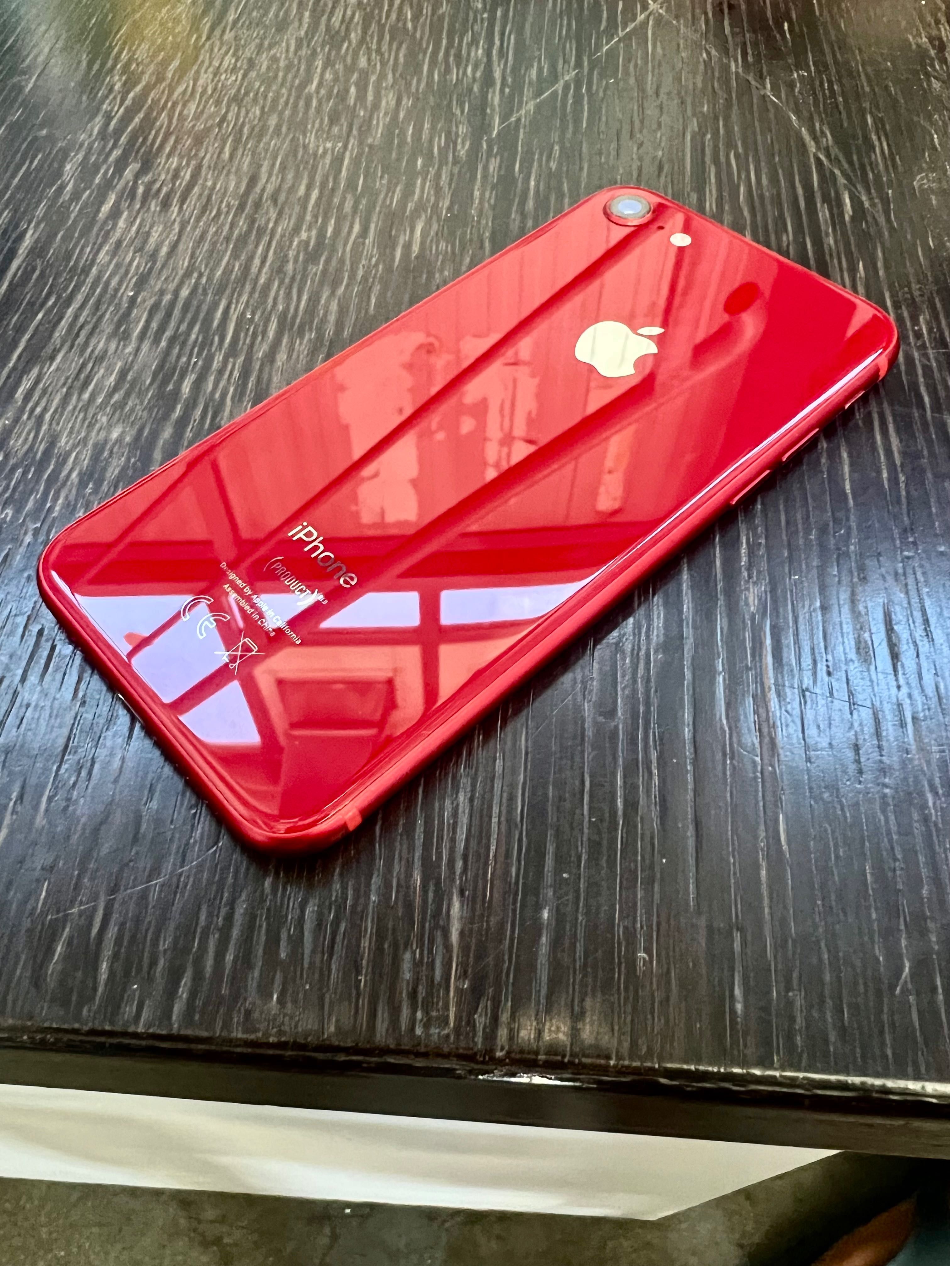 Iphone 8 red product
