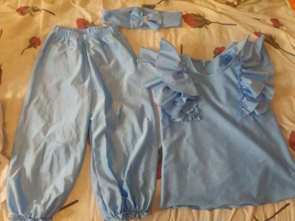 Комбинезоны Куртки бесмынан на -3-4 -5 года с капюшоном