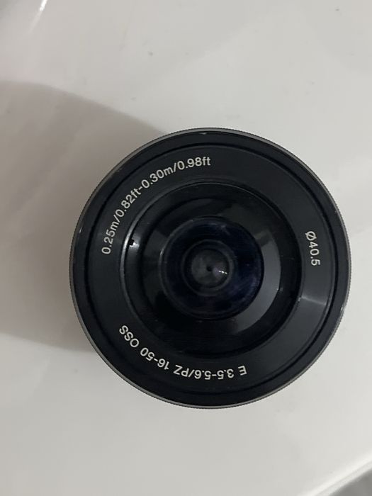 Объектив Sony E PZ 16–50mm f/3.5–5.6 OSS