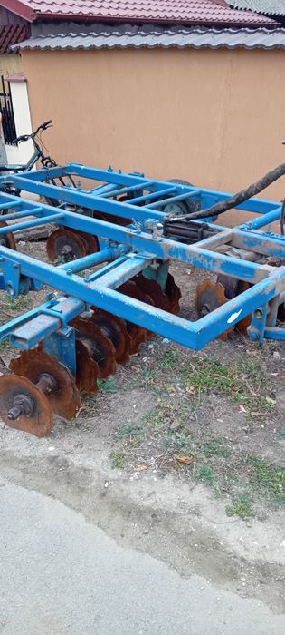 Vând disc agricol și samanatoare spc6