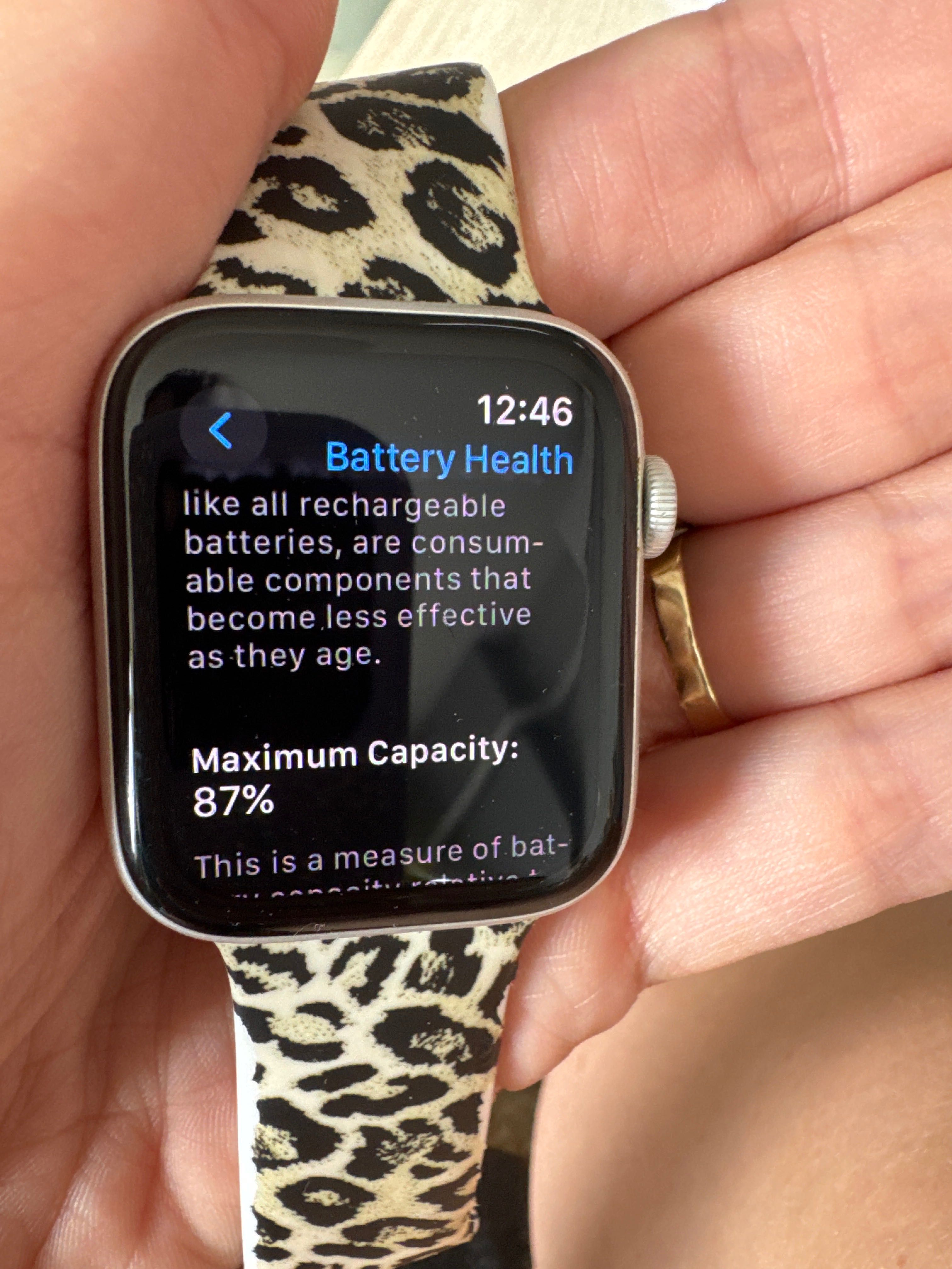 Apple Watch 5 series 44 mm КАТО НОВ с ПОДАРЪК с 19 каишки и кейс