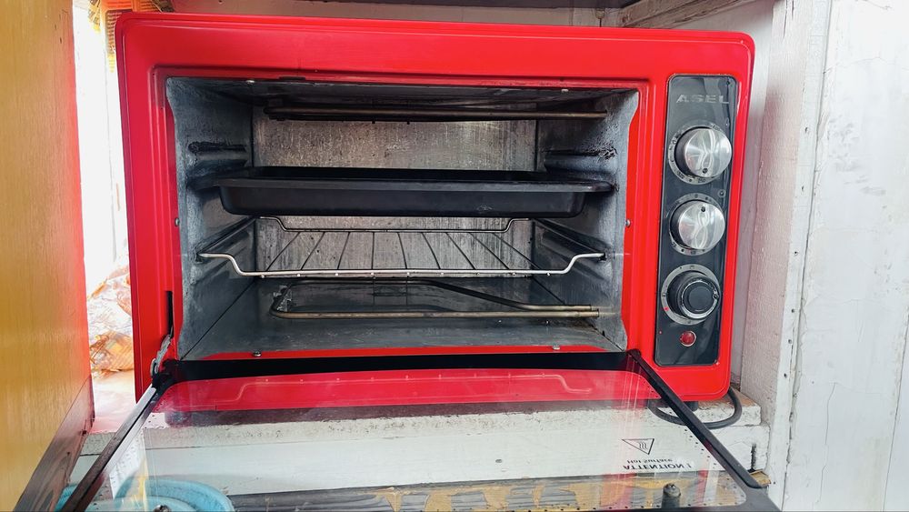 Продаю печь духовка.