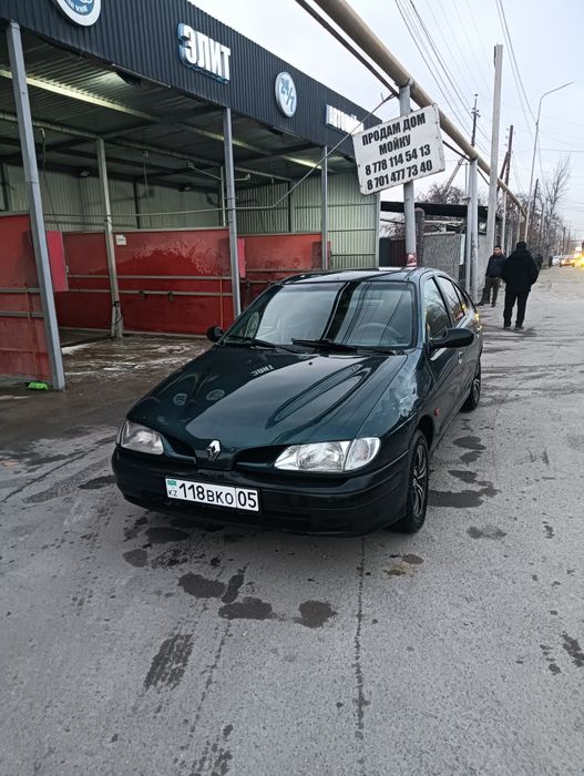 Продам Рено Меган 1997 года 1.6 механика
