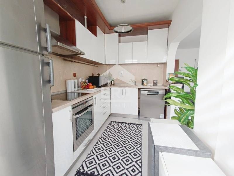 Тристаен обзаведен апартамент след основен ремонт в жк Чайка гр. Варна