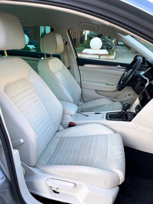 Volkswagen Passat ELEGANCE 2.0 TDI 2019 Cockpit DSG FULL OPTIONS