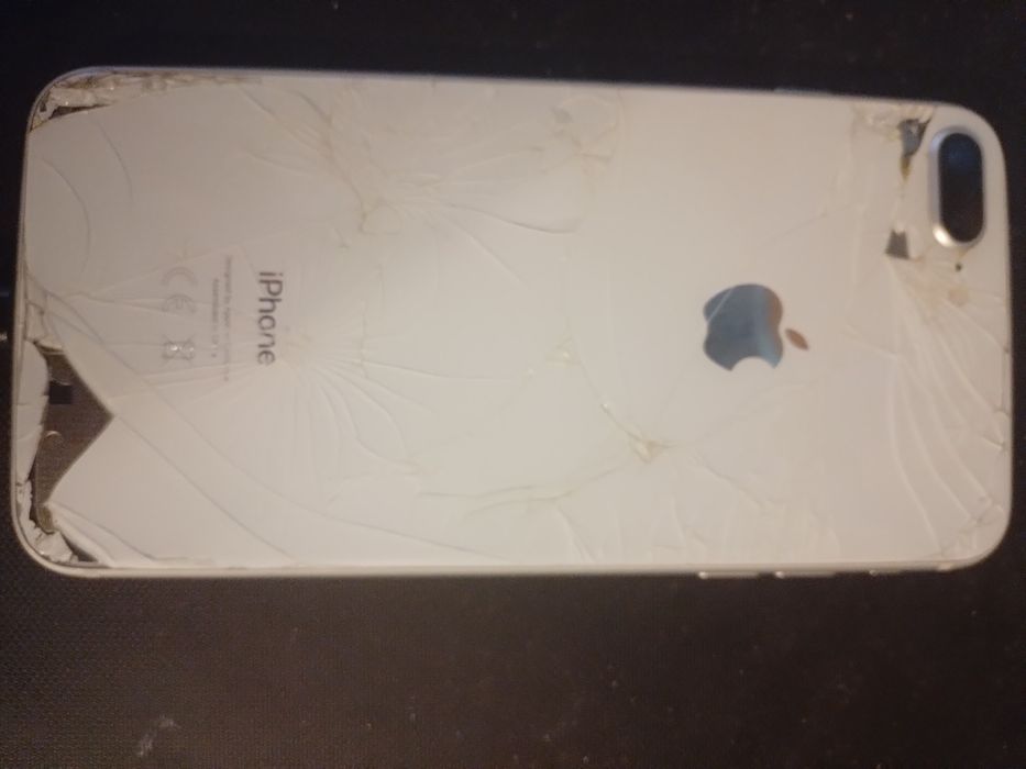 vând telefon iPhone 8 plus  pentru piese