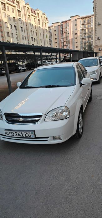 Автомобиль chevrolet lacetti 1.6l