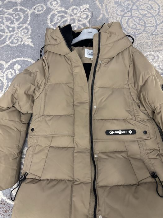 Продам зимний пуховик на девочку