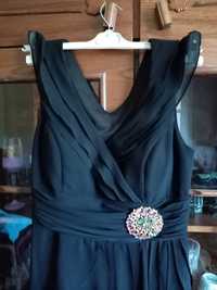 Vand rochie eleganta lunga neagra cu brosa marimea L sau 40