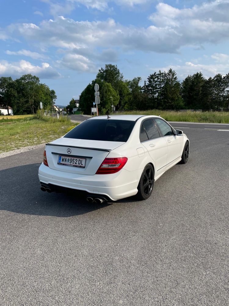 Mercedes Benz C class 1.8 benzina 2012