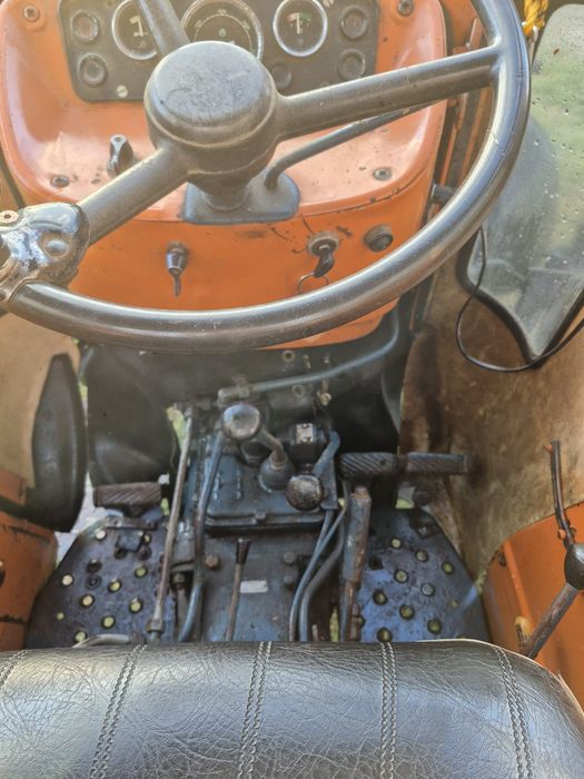 Tractor Fiat cu încărcător frontal