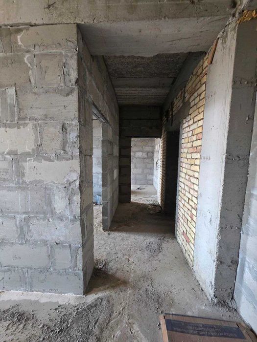 Продаётся 2х комн квартира на 3 этаже Ор-р Пиридастгир