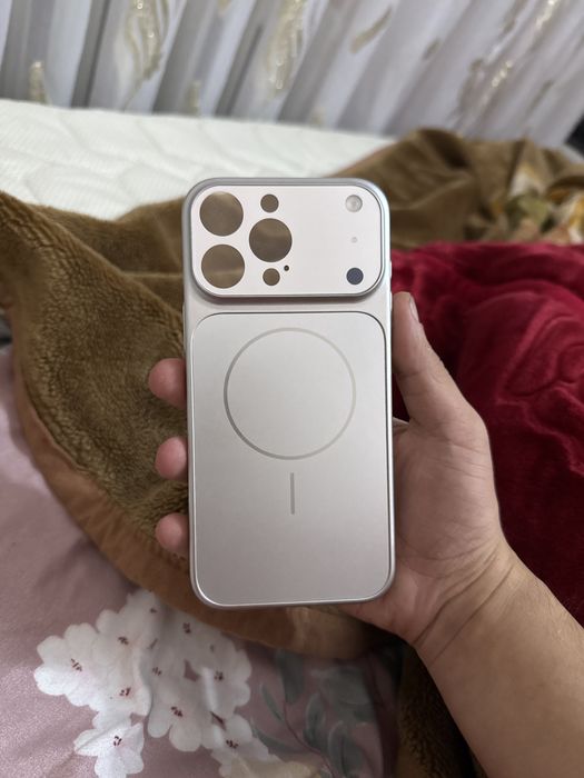 Чехол для Iphone 16 Pro max дает вид 17 pro max