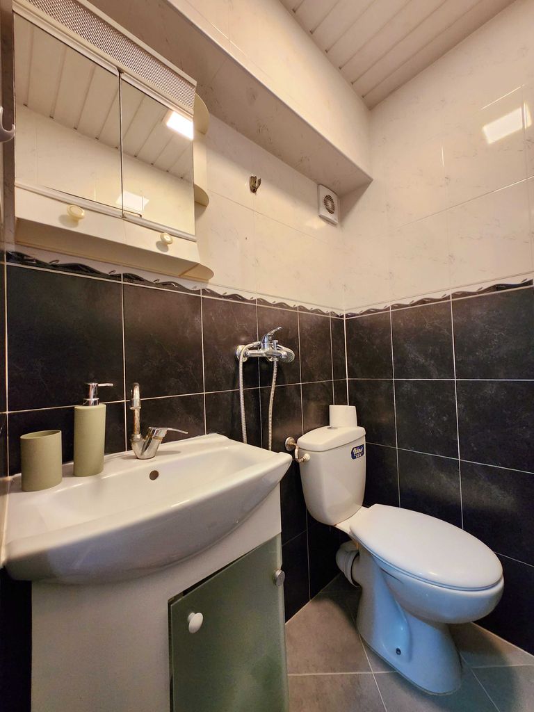 Дава се под наем Етаж от къща в Стара Загора, Самара 1 - 65 кв.м за 369.75 € - Снимка #6
