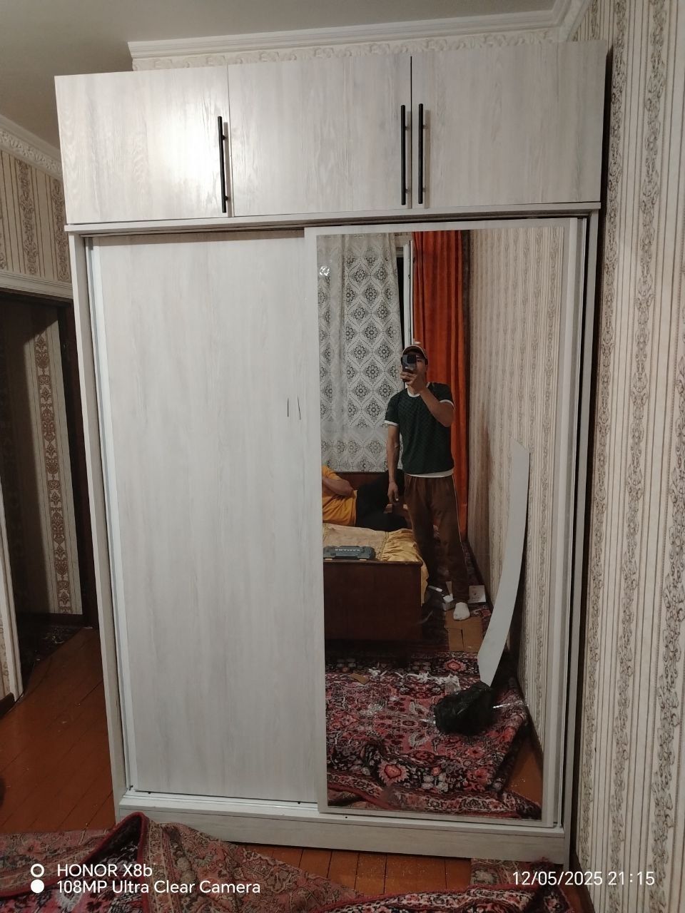Shkaf sotiladi dastafka ustanovka bepul