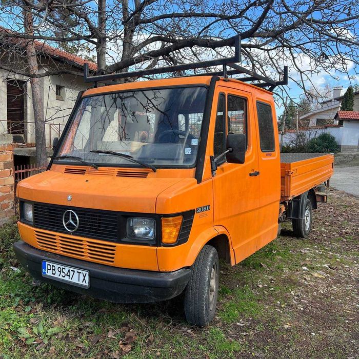 Mercedes-Benz 208 208D
Бордов Бус Mercedes-Benz 208D