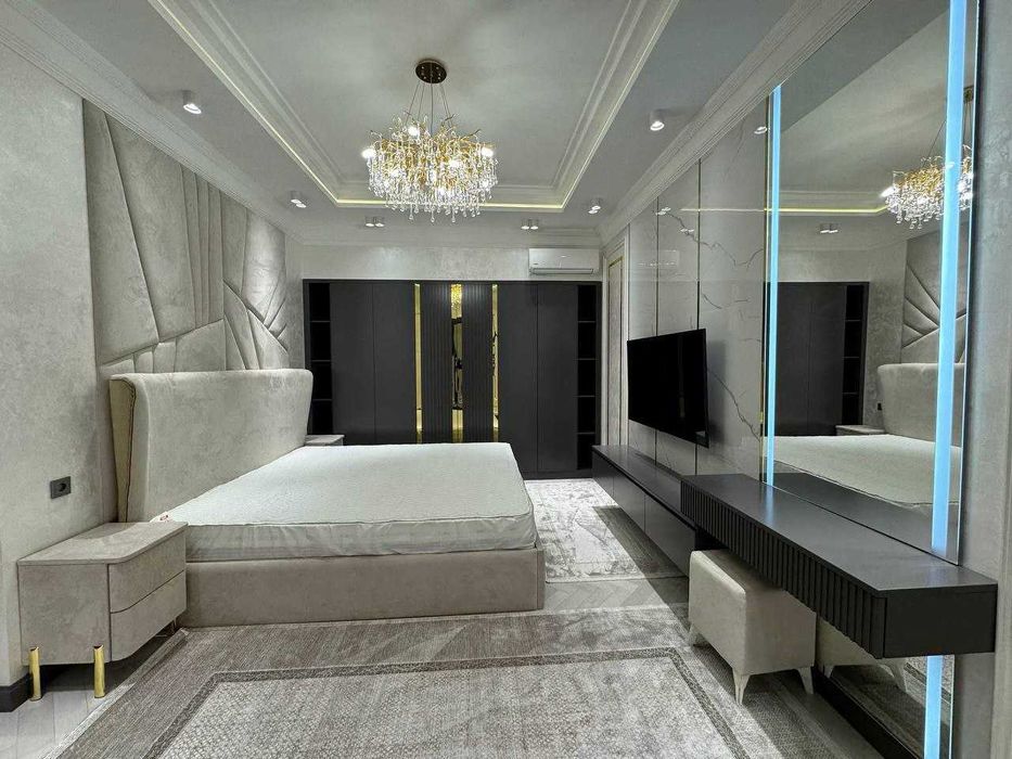 Yakkasaroyda 3 xonali yangi kvartira, 160 m², remont mebel va texnika