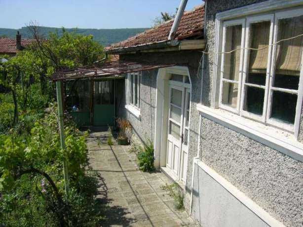 Продава КЪЩА с. Златина, област Варна