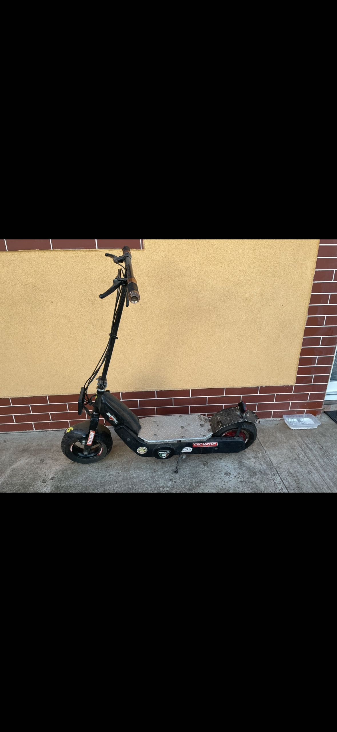 Vând urgent trotinetă cu motor piagio