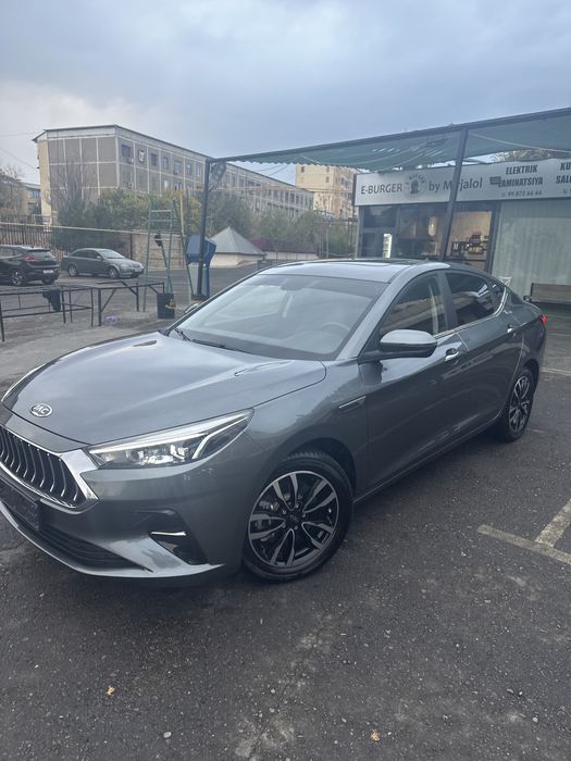 JAC J 7 2021 сотилади